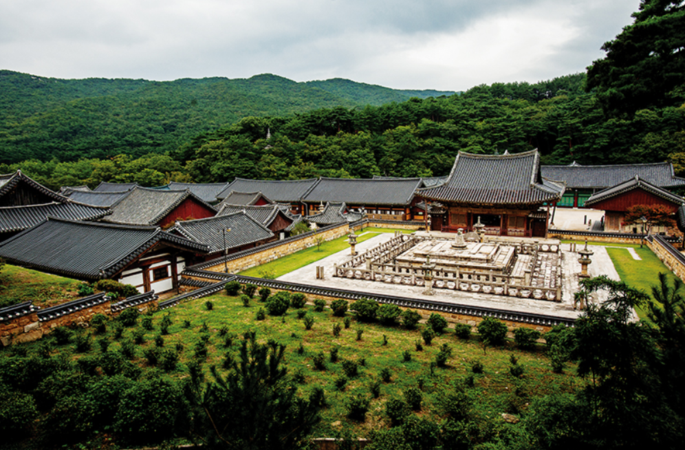 Тхондоса — буддийский монастырь на южном склоне горы Йончхуксан в городе Янсан