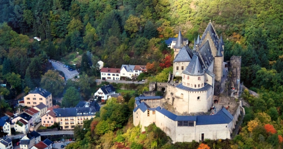 Вианден — дворцово-замковый комплекс в коммуне Вианден