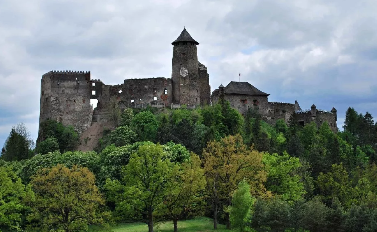 Замок Любовнянский Град