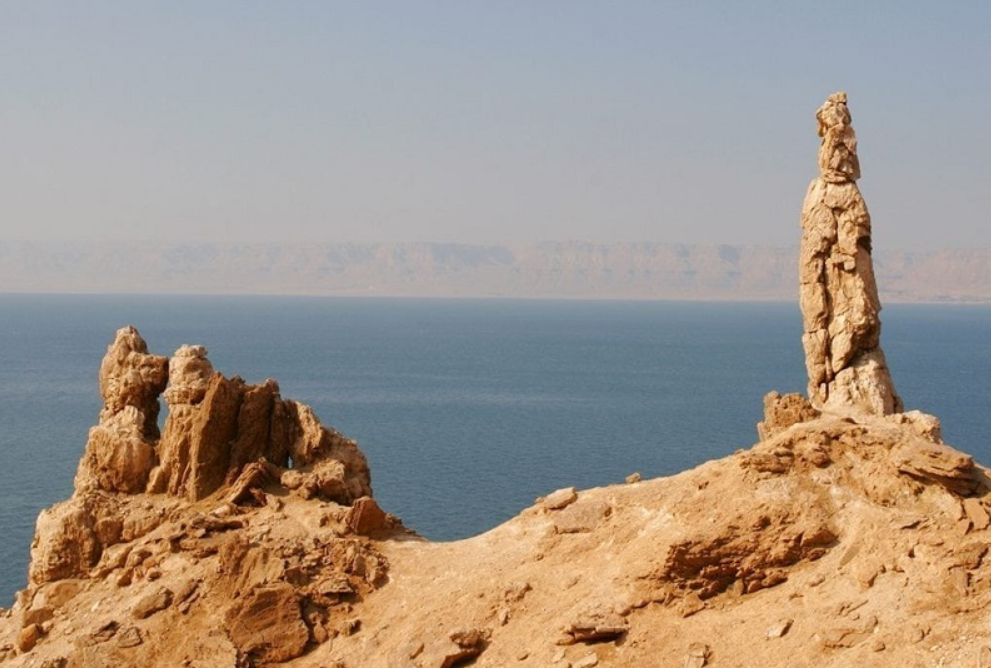 Содом — гора, практически полностью образованная соляными отложениями