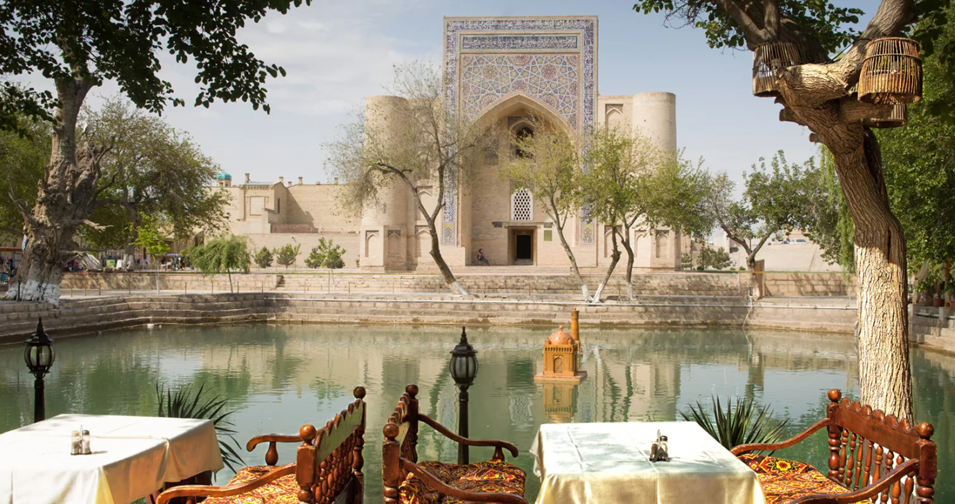 Ляб-и Хауз — одна из центральных площадей города Бухары