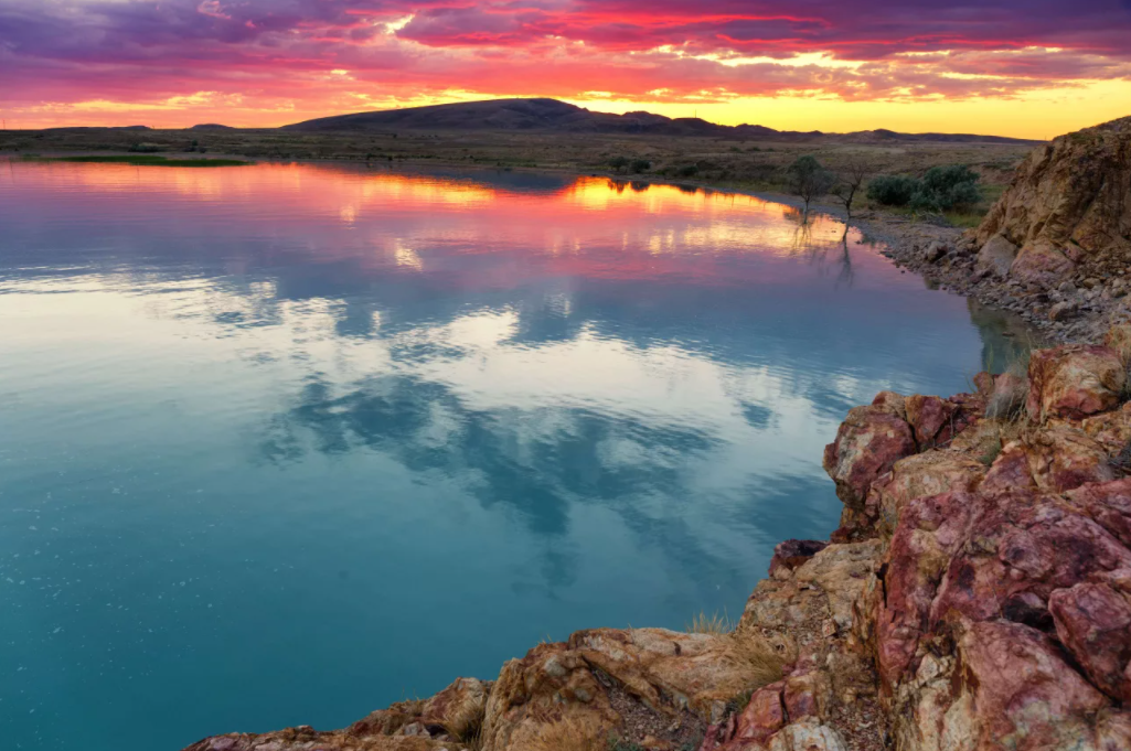 Озеро Балхаш — настоящий оазис в бескрайних пустынных землях Казахстана