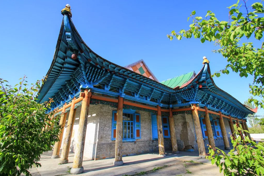 Дунганская мечеть — одна из самых интересных достопримечательностей города Каракол