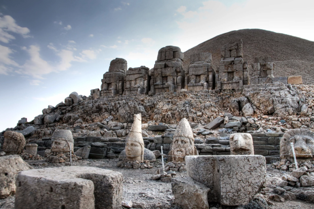 Гора Немрут-Даг занесена в список Всемирного наследия Юнеско