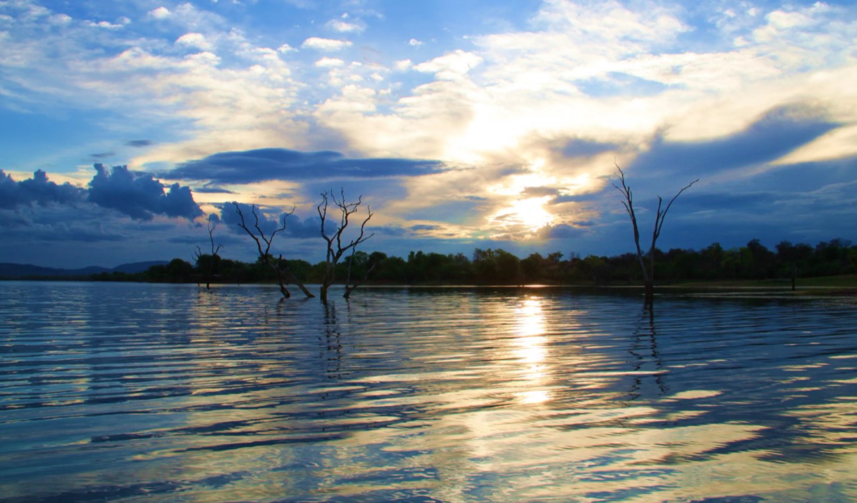 Озеро Кариба Бесспорно, самое посещаемое место в Зимбабве