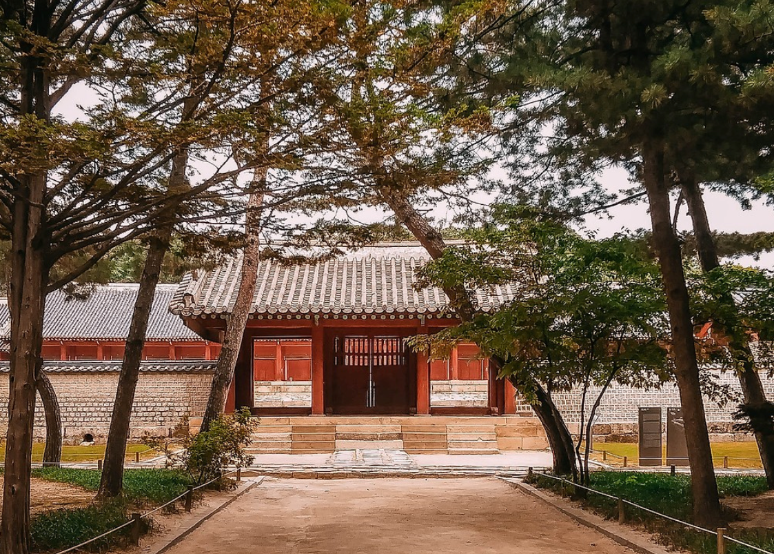 Чонмё — главный зал Чонджон