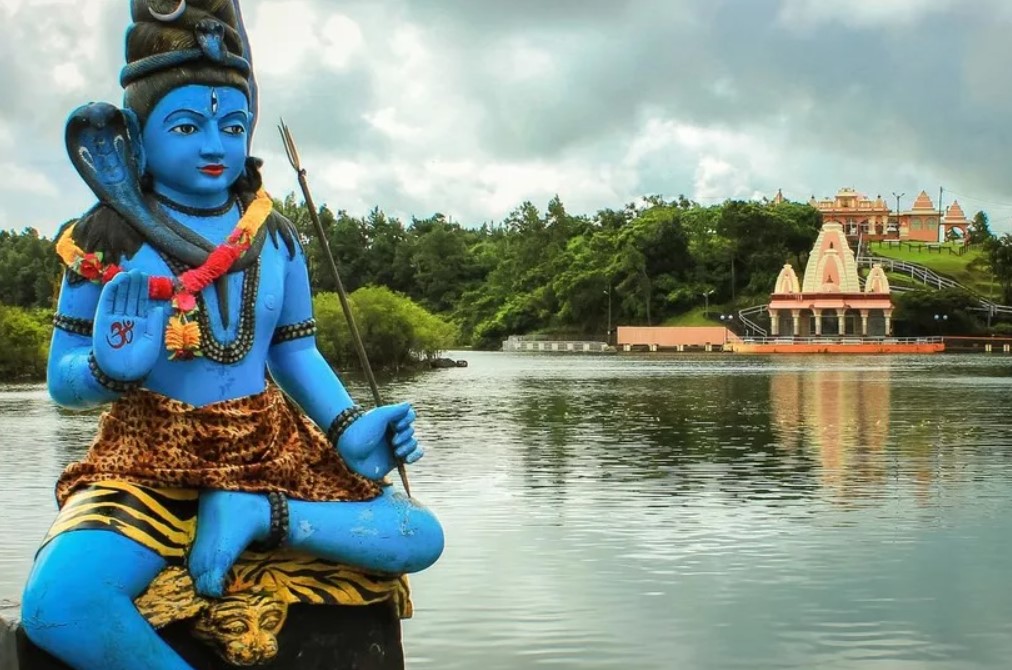 Гран-Бассен — это, в первую очередь, очень красивое озеро в южной части Маврикия