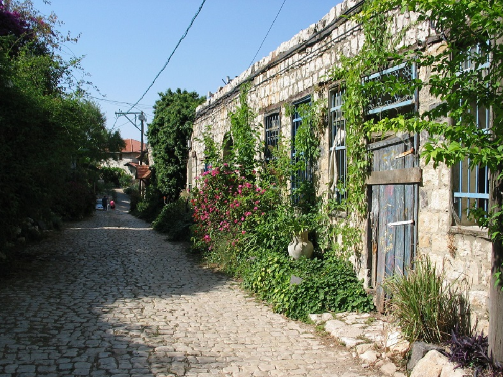 Колоритные улочки Рош-Пина