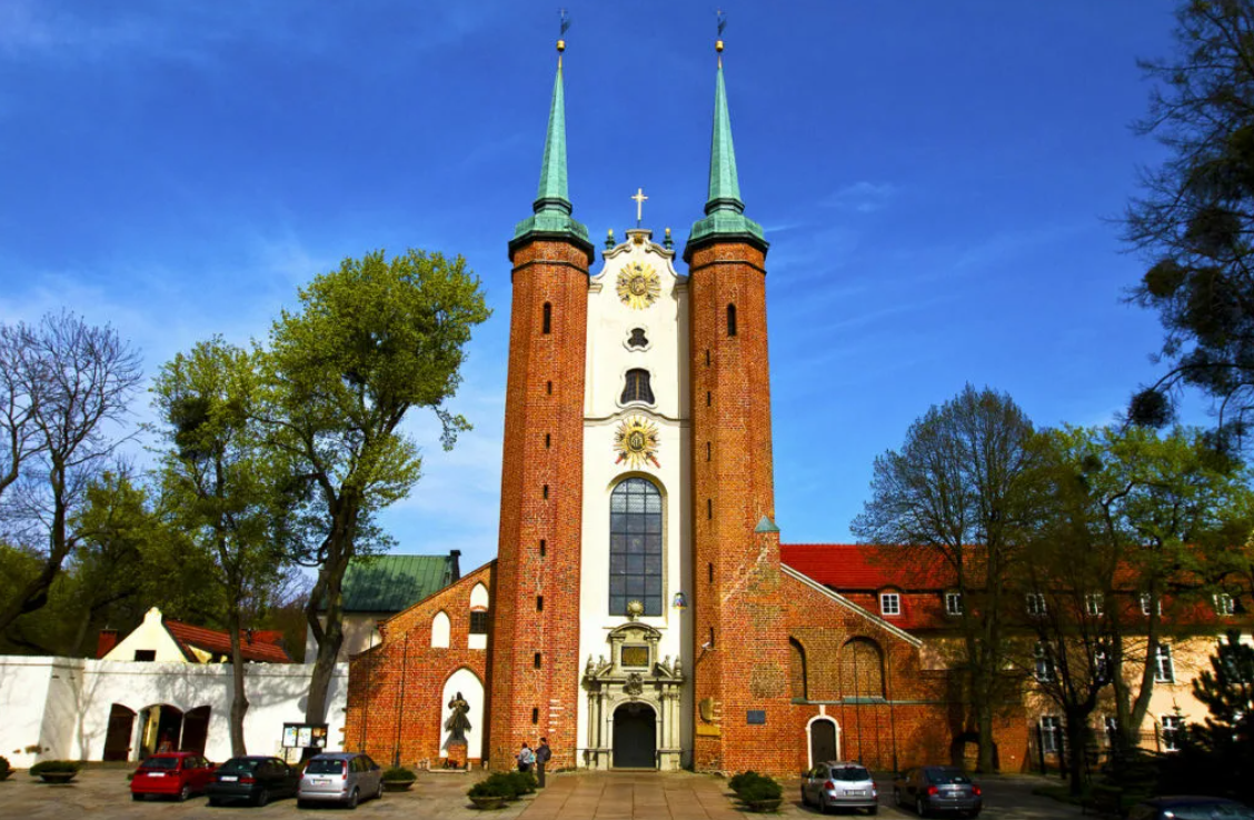 Оливский собор - старинный католический костел двенадцатого века