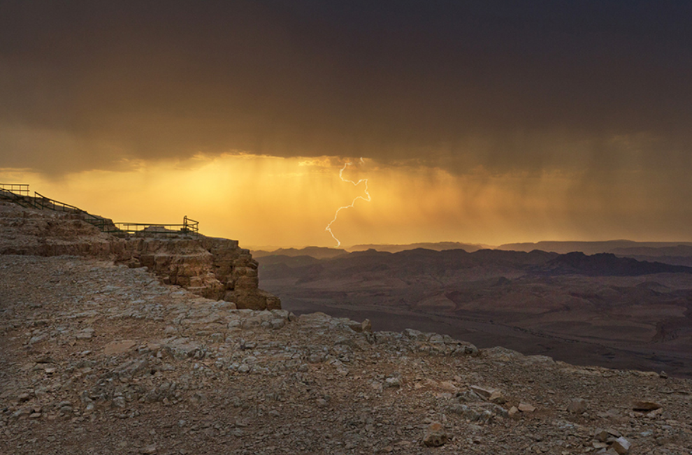 Для пустыни Негев характерен полупустынный и пустынный климат