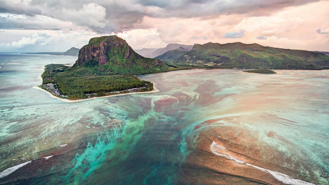 Ле Морн — полуостров на юго-западной части острова Маврикий