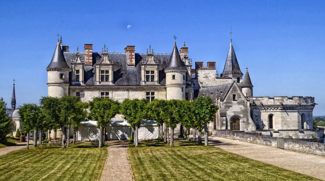 Амбуаз — город на Луаре