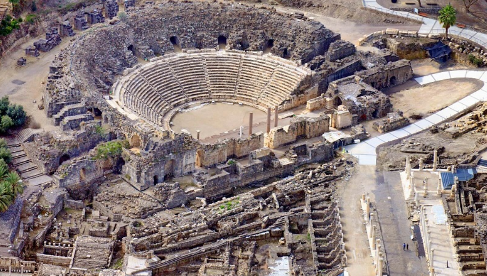 Объект археологического парка - общественный мужской туалет