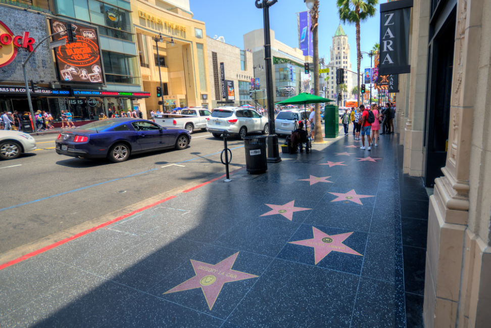 Голливудская Аллея Славы считается одной из визитных карточек Лос-Анджелеса