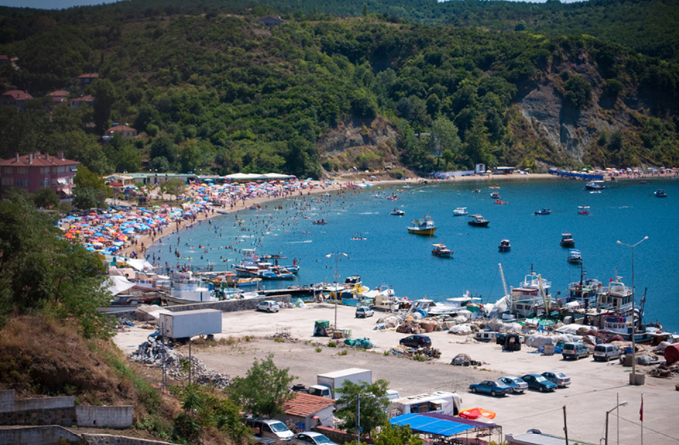 Небольшой современный район Джаддебостан находится в азиатской части Стамбула