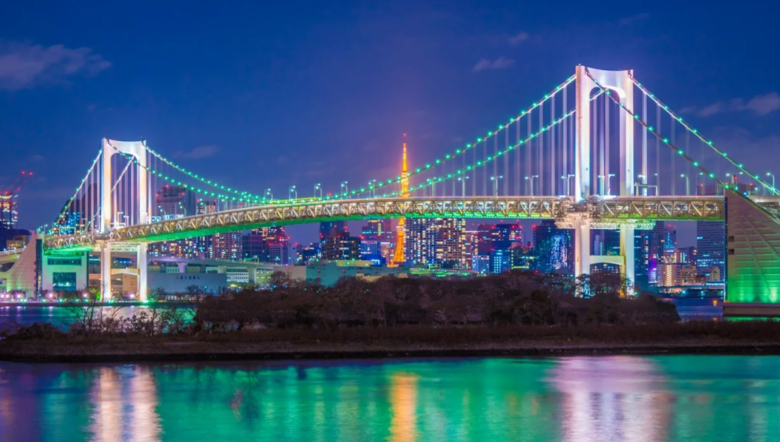 Радужный мост в Токио (Япония)
