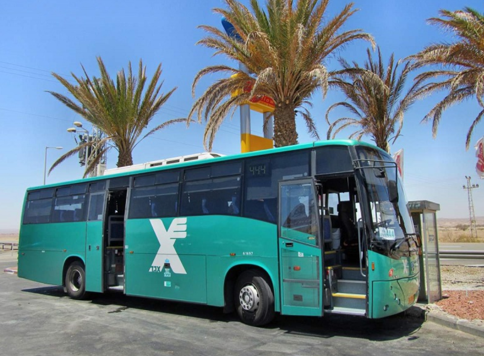 Единственный вид общественного транспорта, на котором можно добраться до Эйн-Геди - автобус