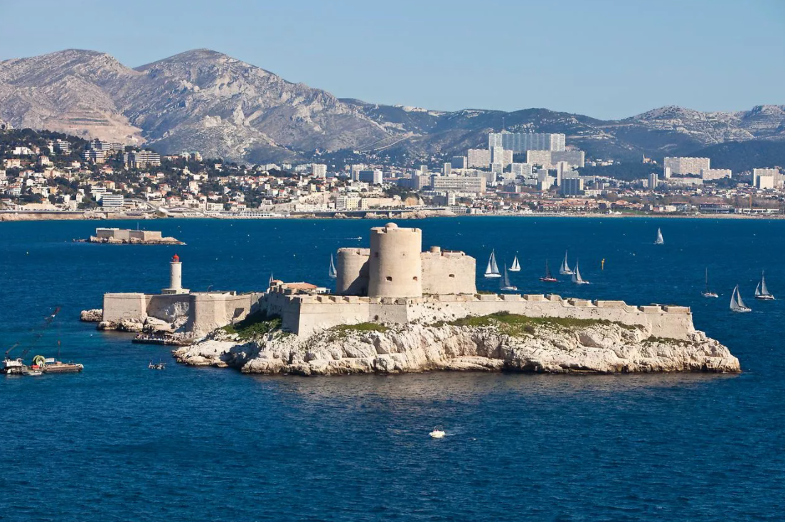 Замок Иф – крепость, расположенная на одноименном острове