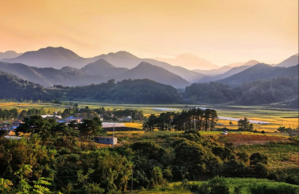 На севере Чхунчхон-Пукто граничит с провинциями Кёнгидо и Канвондо