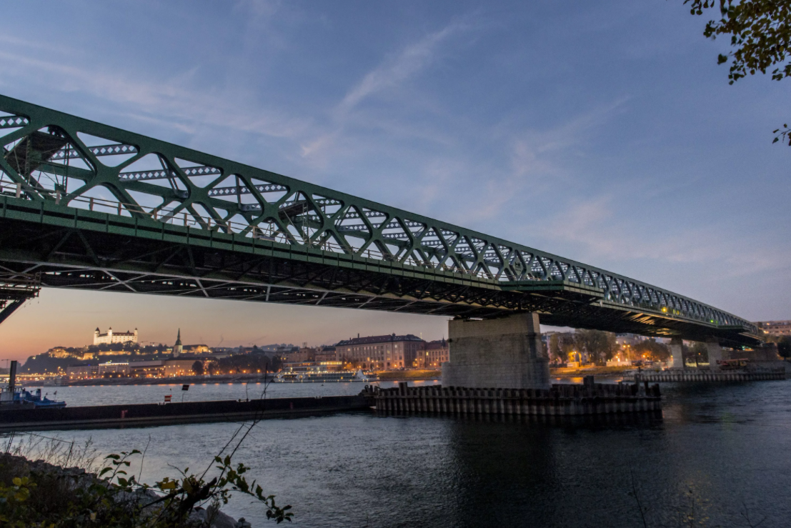 Старый мост — старейший из ныне существующих мостов через Дунай