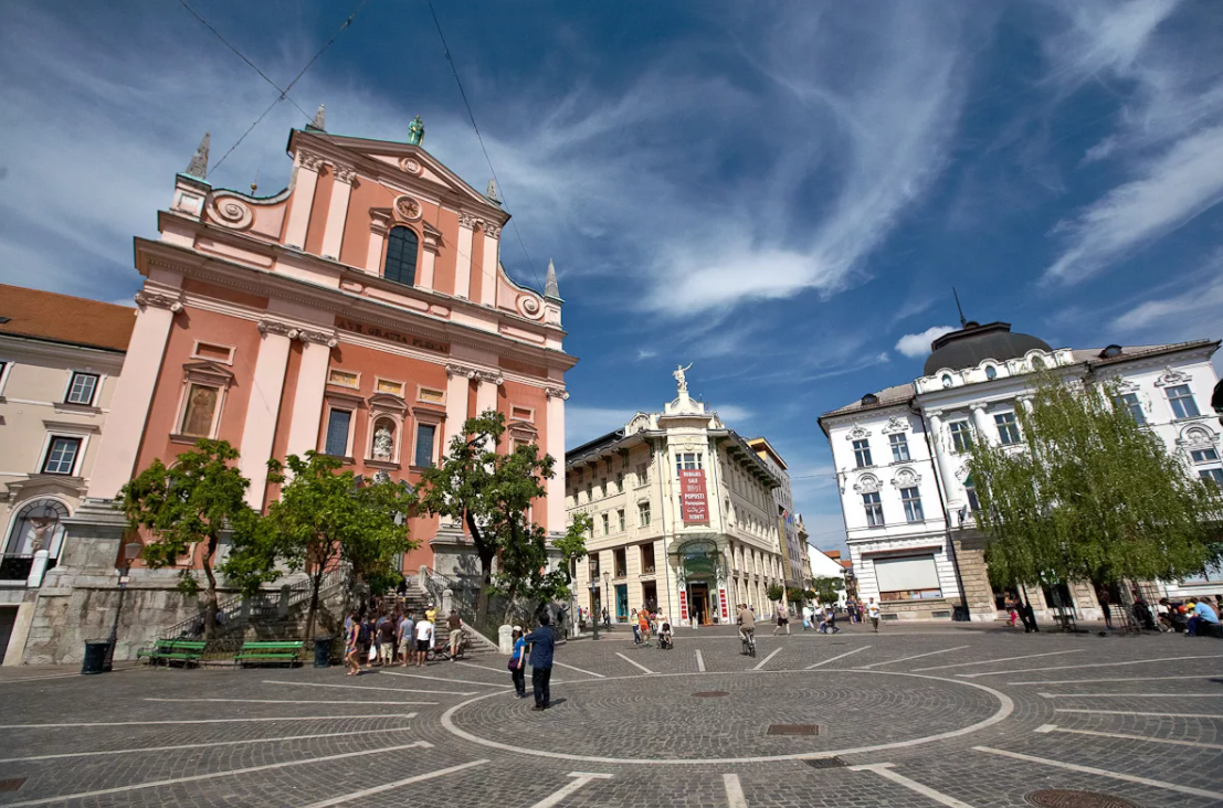 Площадь Старый Трг – одна из старейших площадей