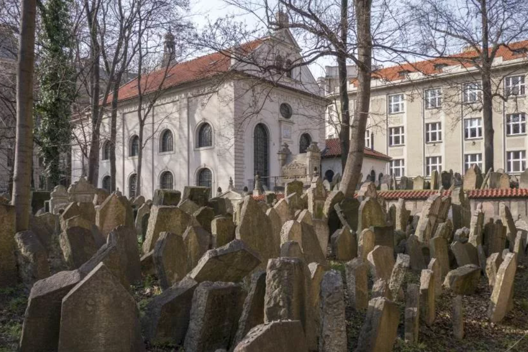 Старое еврейское кладбище — место вечного упокоения представителей еврейской общины