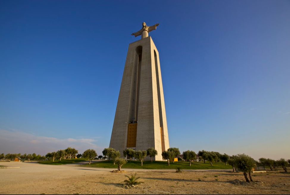 Статуя Христа в Лиссабоне