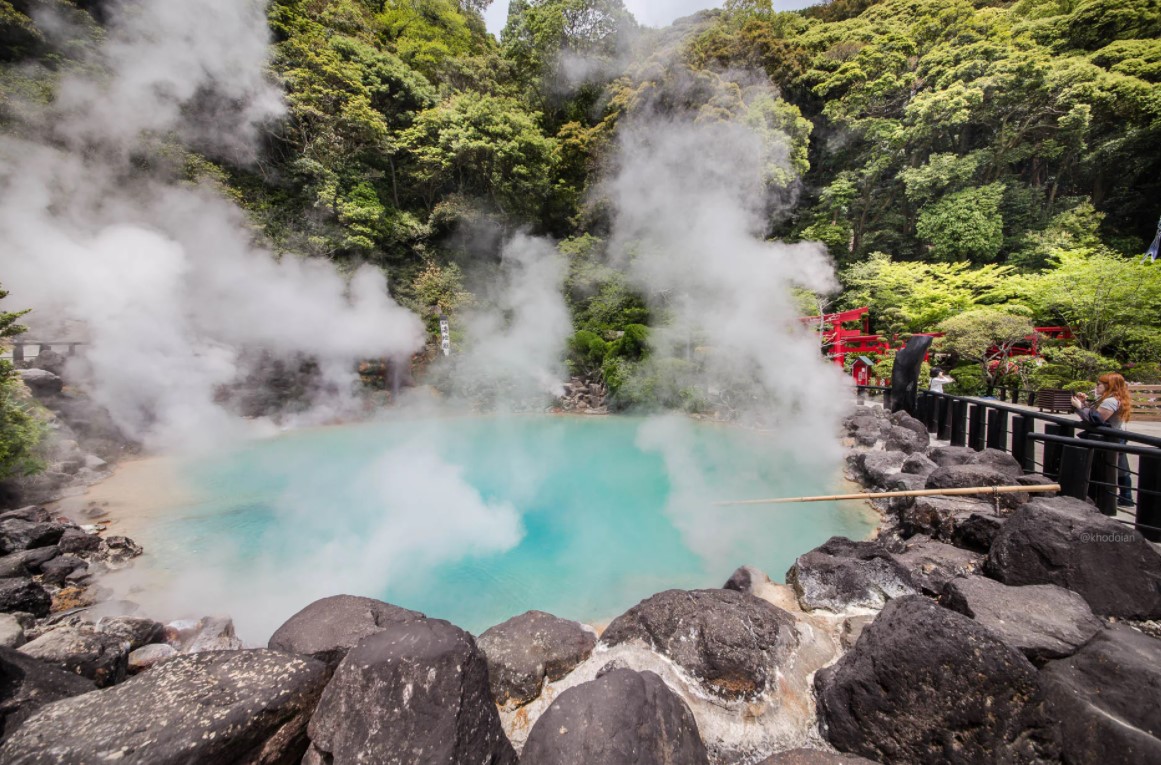Горячие артезианские источники Ми Ан