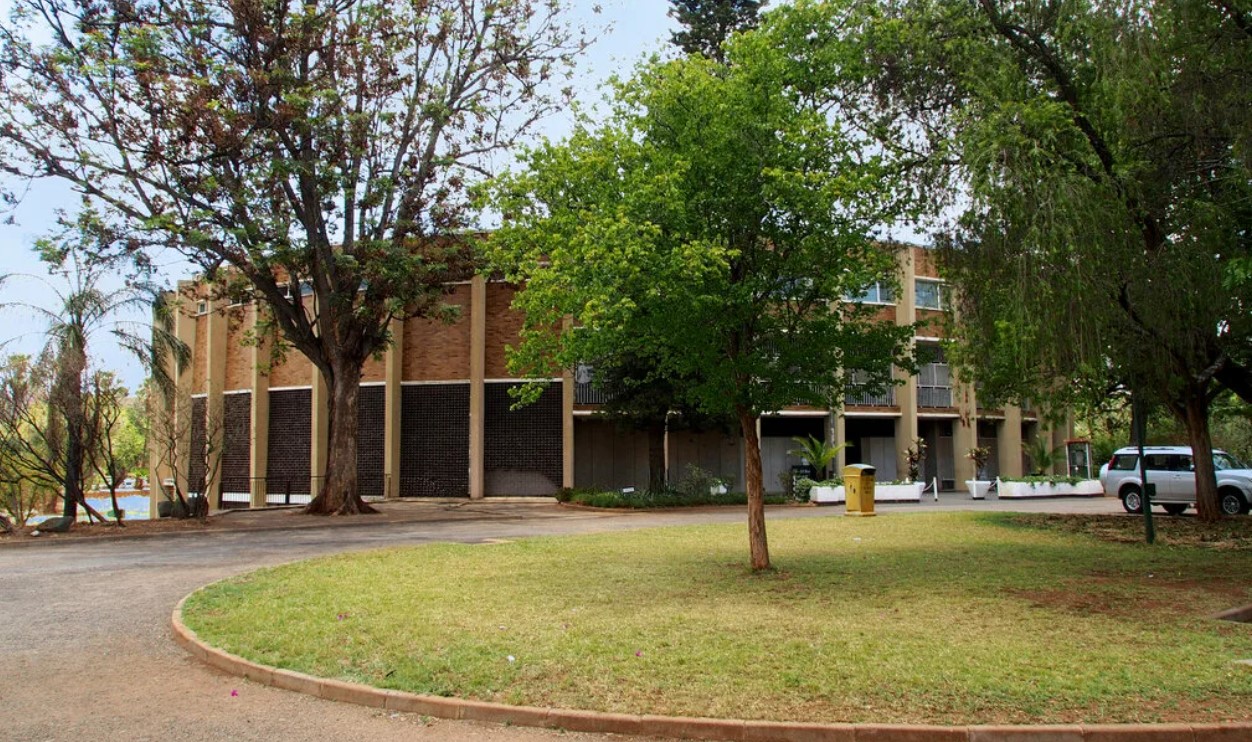 Музей естественной истории Зимбабве расположен в Булавайо