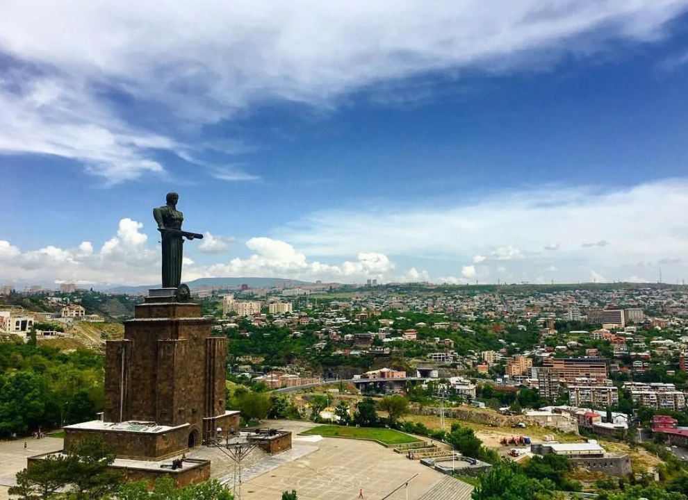 Мать Армения – это живой символ армянской мужественности и стойкости