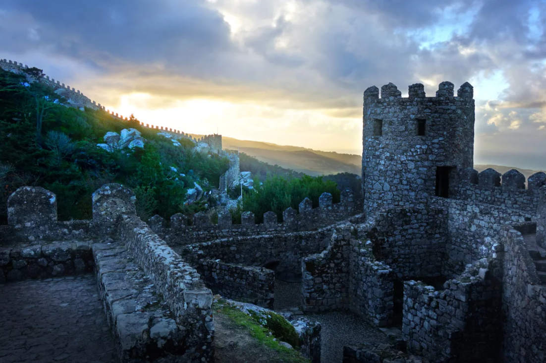 Замок мавров — замок раннего Средневековья, построенный маврами