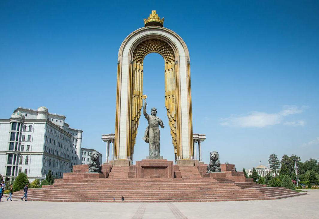 Памятник Исмоилу Сомони, Душанбе