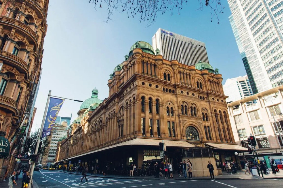 Дом королевы Виктории находится между улицами Георг и Йорк