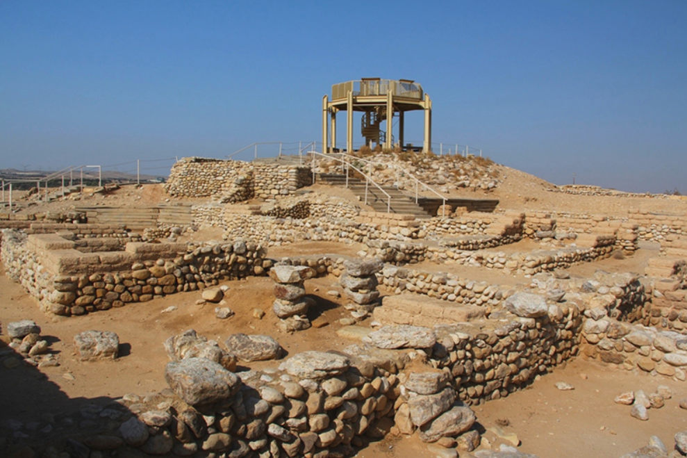 Город имел эллипсоидную форму