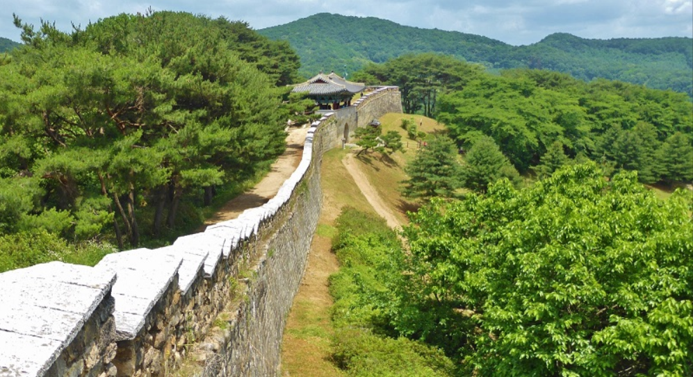 Сандансансон - крепость с тысячелетней историей в окрестностях города Чхонджу