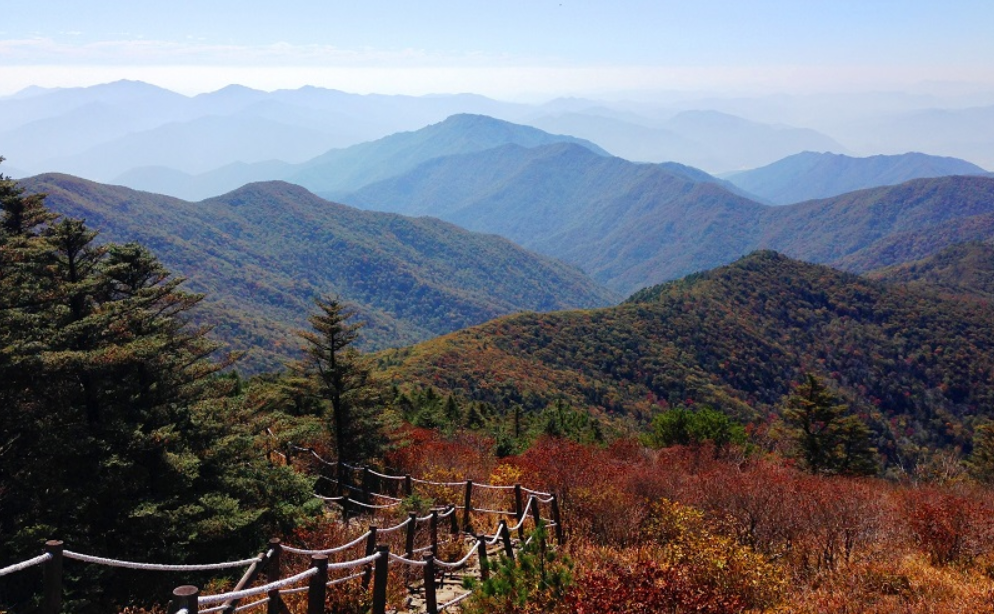 Чирисан — самый высокий горный массив в материковой части Южной Кореи