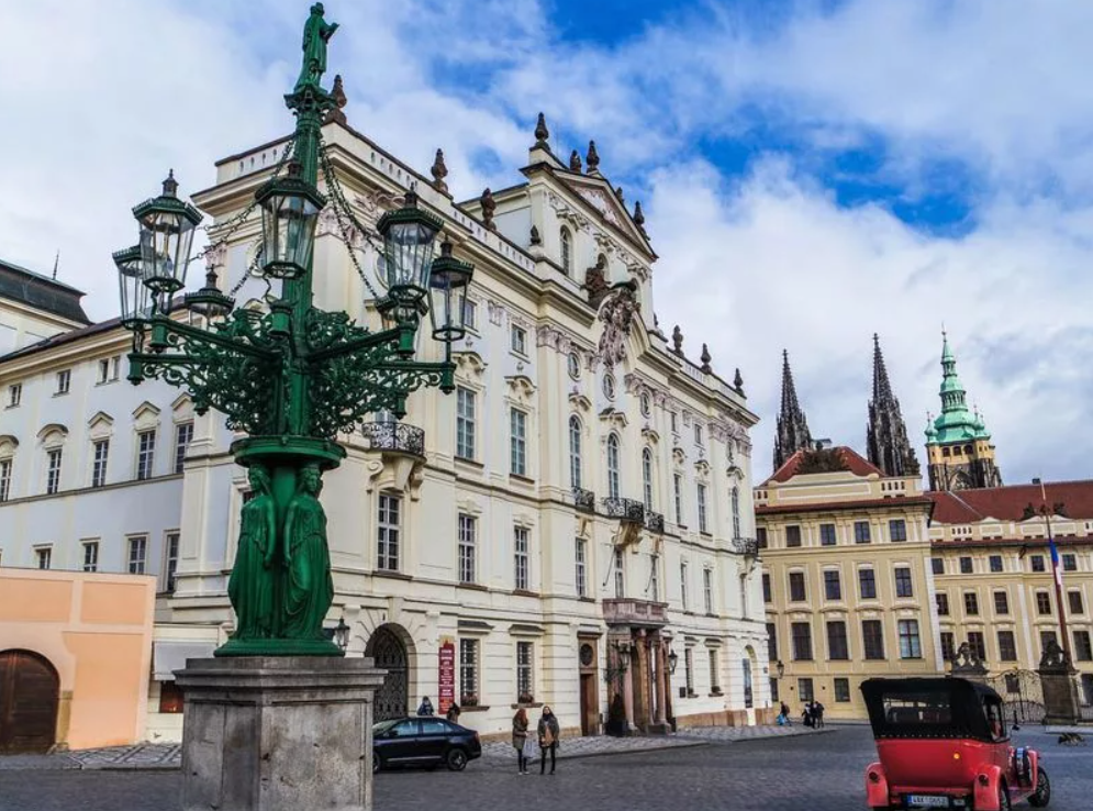 Фонарь на Градчанской площади