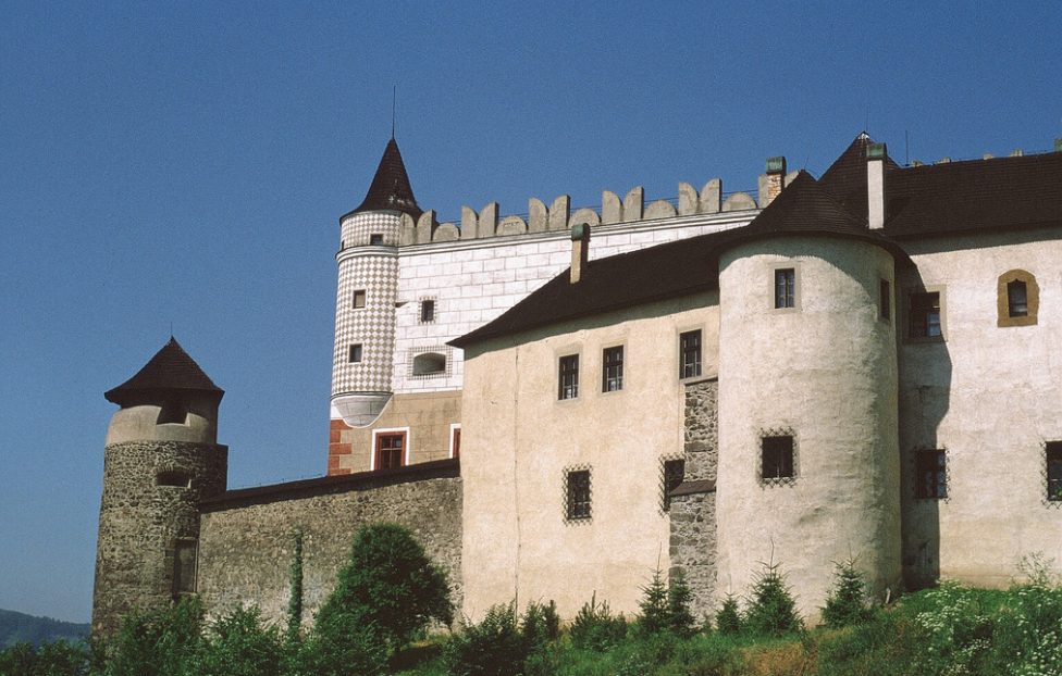 Зволенский замок - замок на холме в центре Зволена