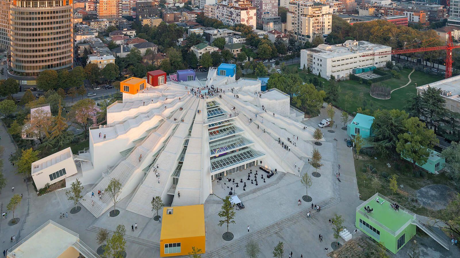 Пирамида Тираны