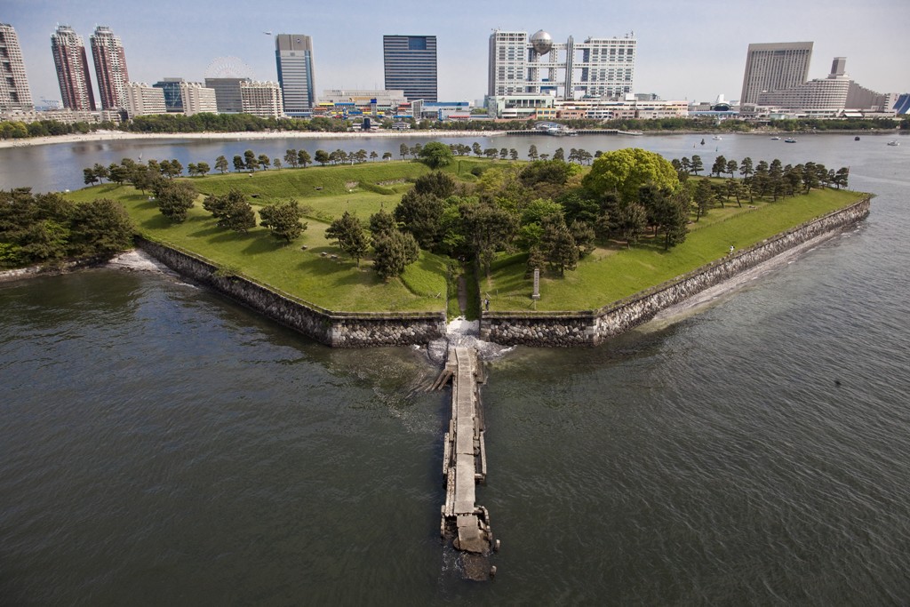 Одайба — крупный искусственный остров в Токийском заливе