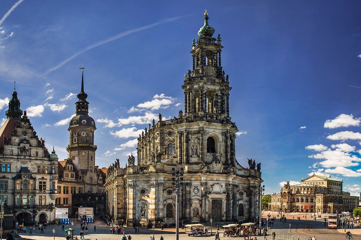 Католическая церковь Хофкирхе в Дрездене