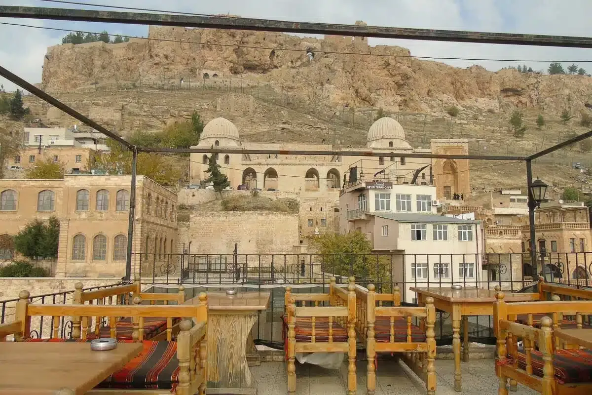 Кафе с террасами с красивым видом видом