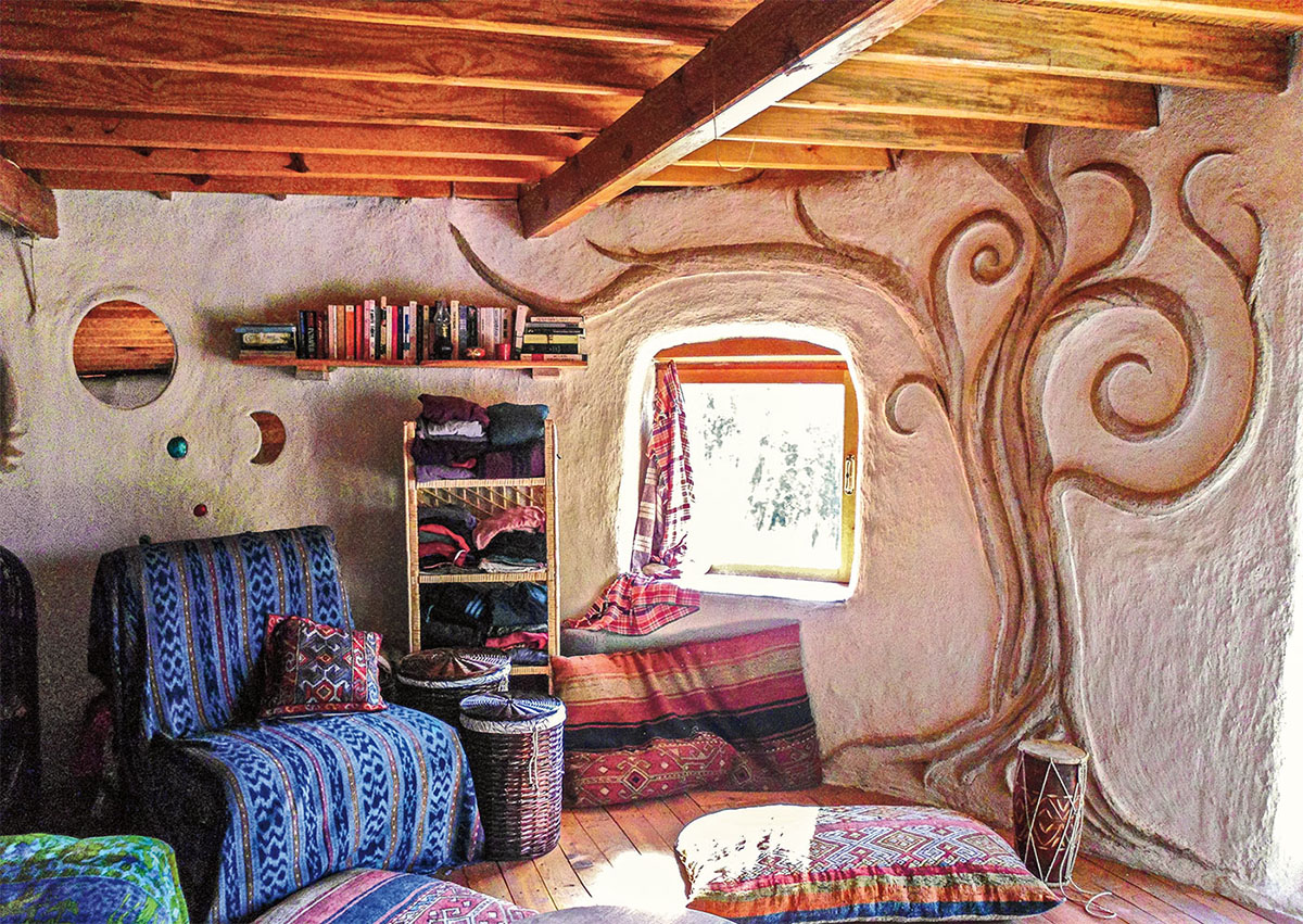 Интерьеры домиков хоббитов выполнены строго по канонам фентезийного Средиземья