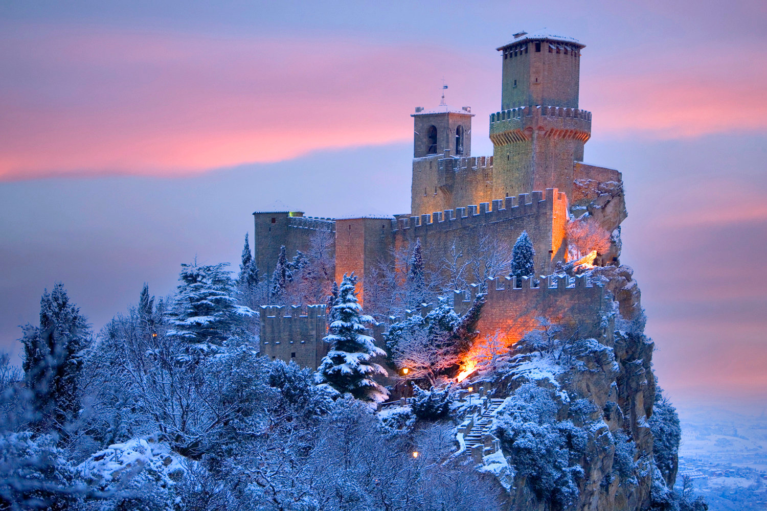 Климат Сан-Марино характеризуется как влажный субтропический