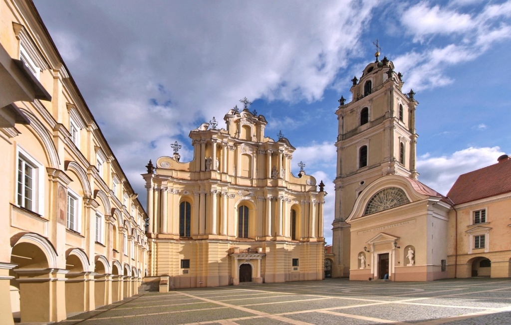 Старейший и крупнейший университет Литвы Старейший и крупнейший университет Литвы