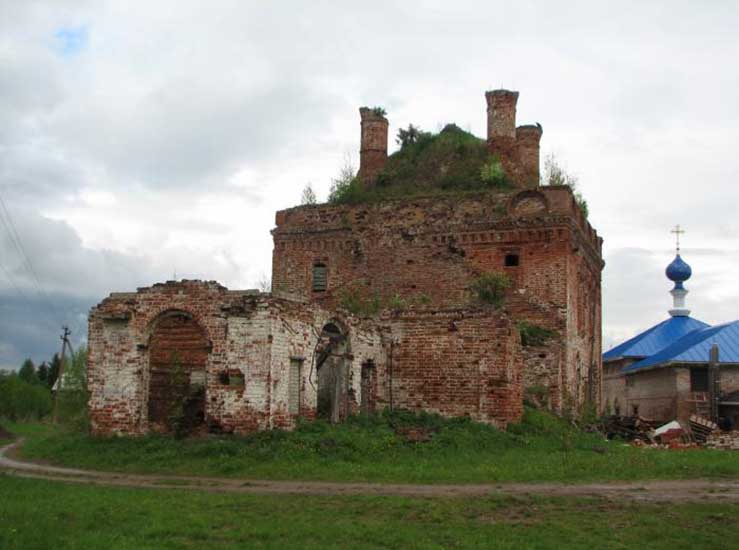 Каменная Троицкая церковь Каменная Троицкая церковь