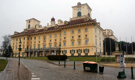 Замок Эстерхази (Schloss Esterhazy)