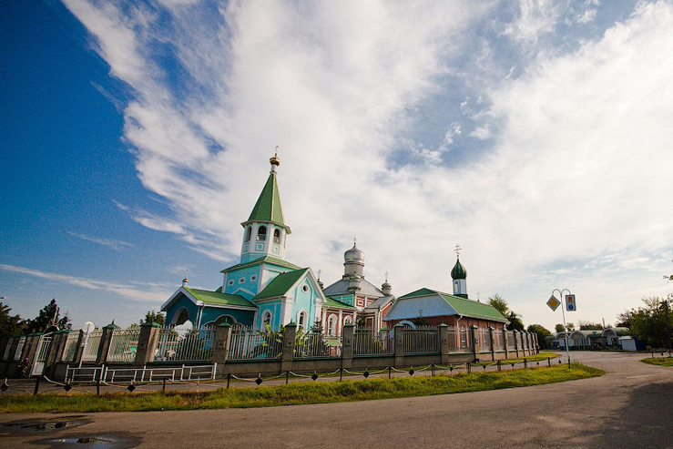 Свято-Троицкий кафедральный собор в Майкопе Свято-Троицкий кафедральный собор в Майкопе