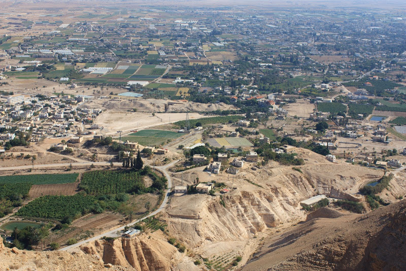 Осмотреть руины различных эпох можно забравшись на гору Каранталь Осмотреть руины различных эпох можно забравшись на гору Каранталь