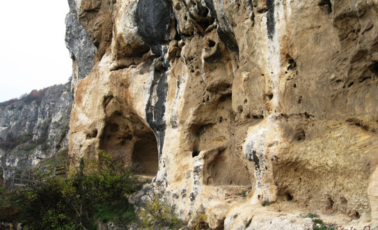 Скальный Ивановский монастырь